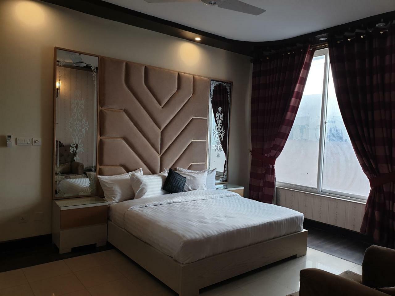 Royal Villa F-10/2 Islamabad Ngoại thất bức ảnh