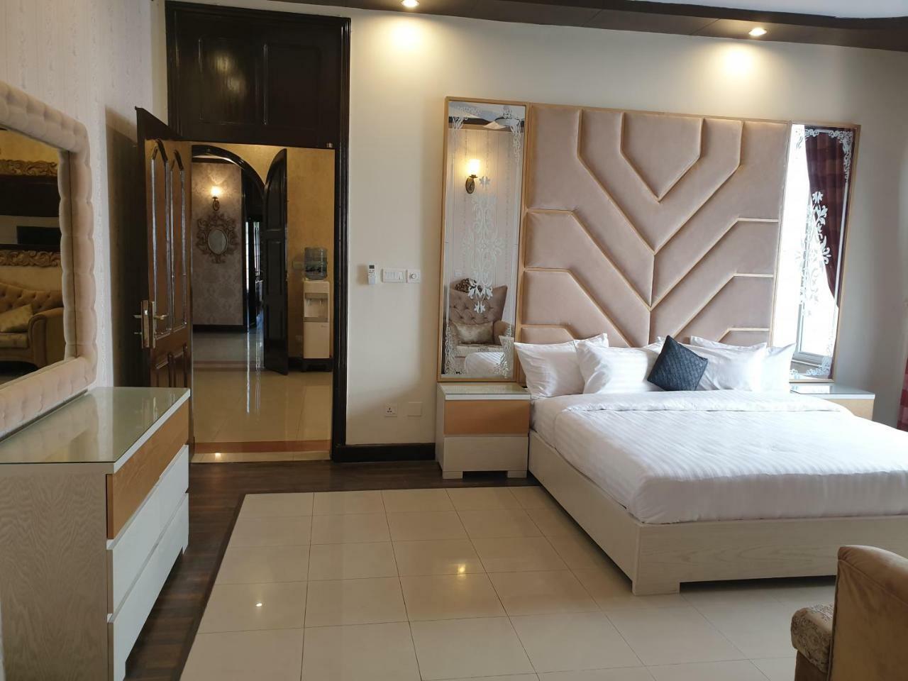 Royal Villa F-10/2 Islamabad Ngoại thất bức ảnh