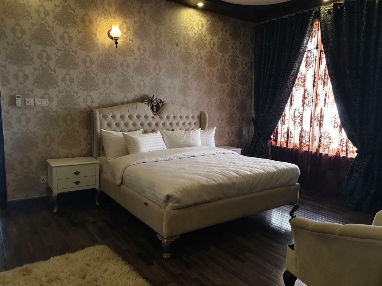 Royal Villa F-10/2 Islamabad Ngoại thất bức ảnh
