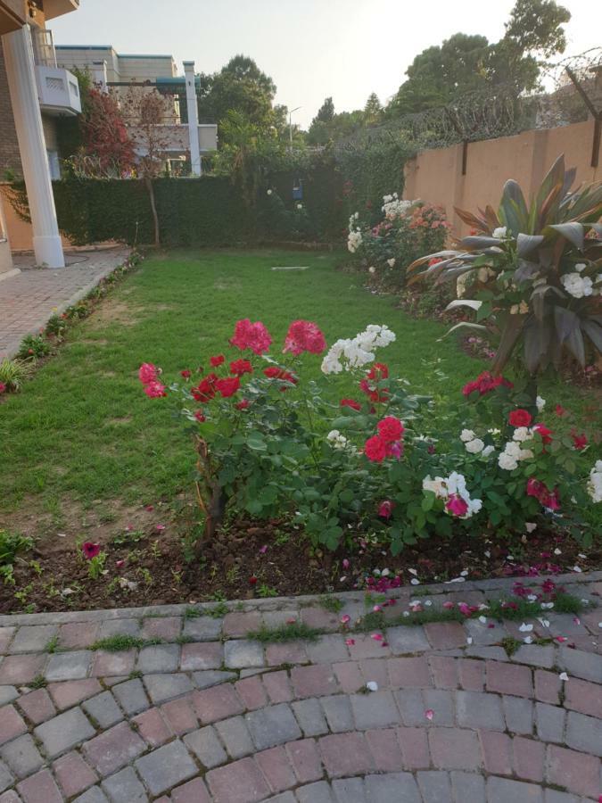 Royal Villa F-10/2 Islamabad Ngoại thất bức ảnh